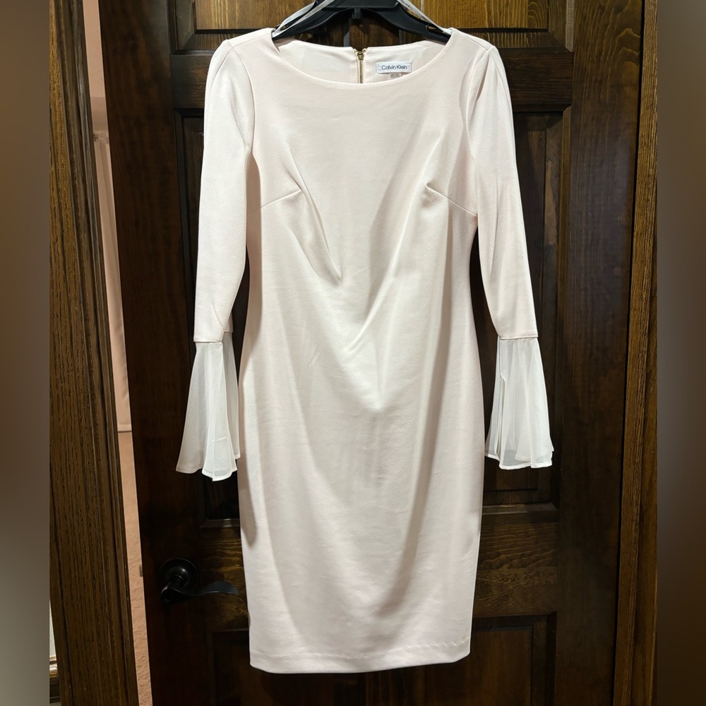 Elegant Dress - Very soft pale light pink color - Long sleeves with buttons